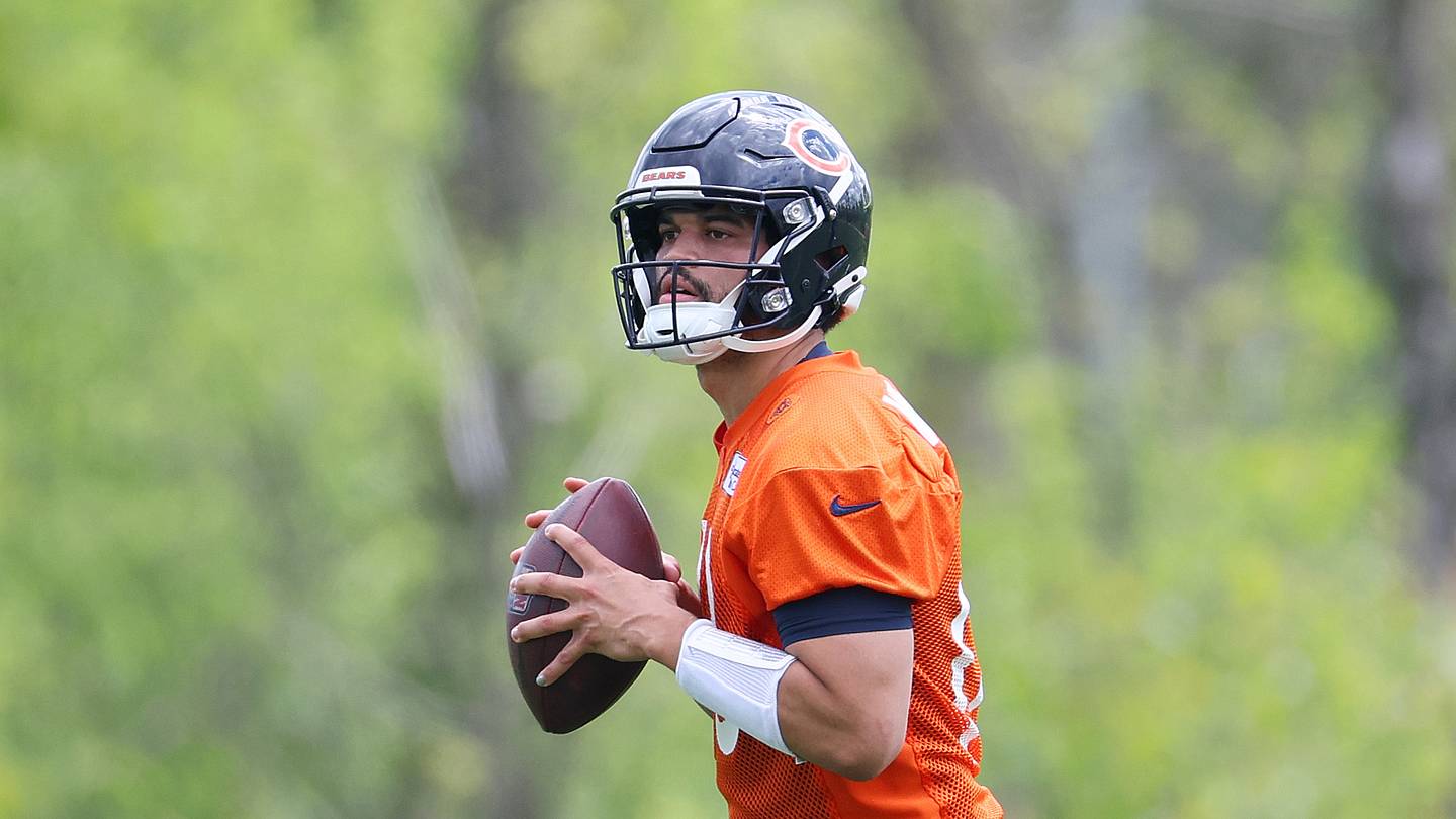 Bears star receiver D.J. Moore sees 'natural leadership' in rookie QB Caleb Williams - Vimarsana News