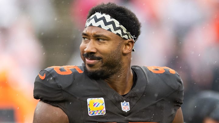 Cleveland Browns defensive end Myles Garrett (95) looks on