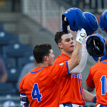 Gators Freshman QB Establishing Himself as Backup Behind Lagway