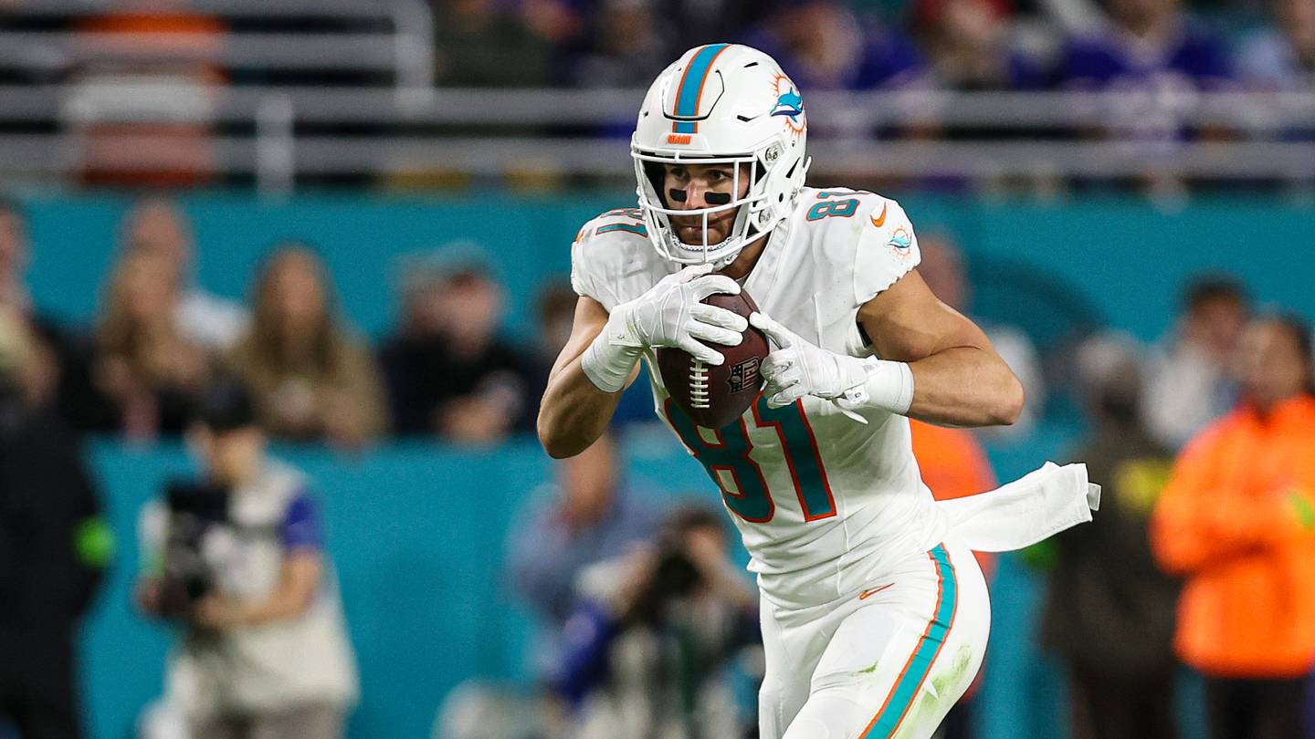 Miami Dolphins take a backseat to these AFC East rivals in TE rankings - Vimarsana News