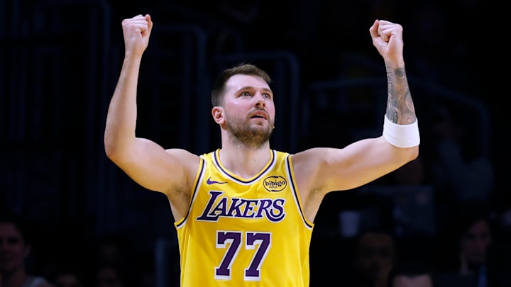 Charlotte Hornets v Los Angeles Lakers