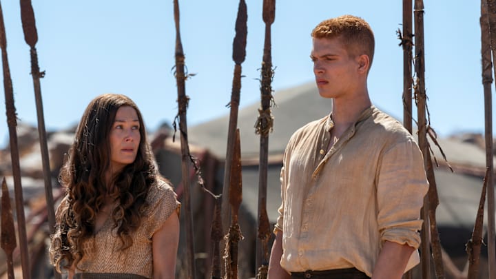 Rosamund Pike (Moiraine Damodred), Josha Stradowski (Rand al’Thor) in The Wheel of Time season 3. Image: Prime Video.