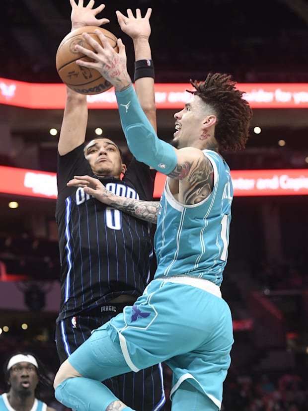 Charlotte Hornets keeps Lamelo's ball