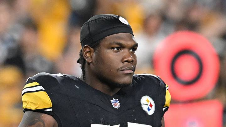 Pittsburgh Steelers offensive tackle Broderick Jones (77) 