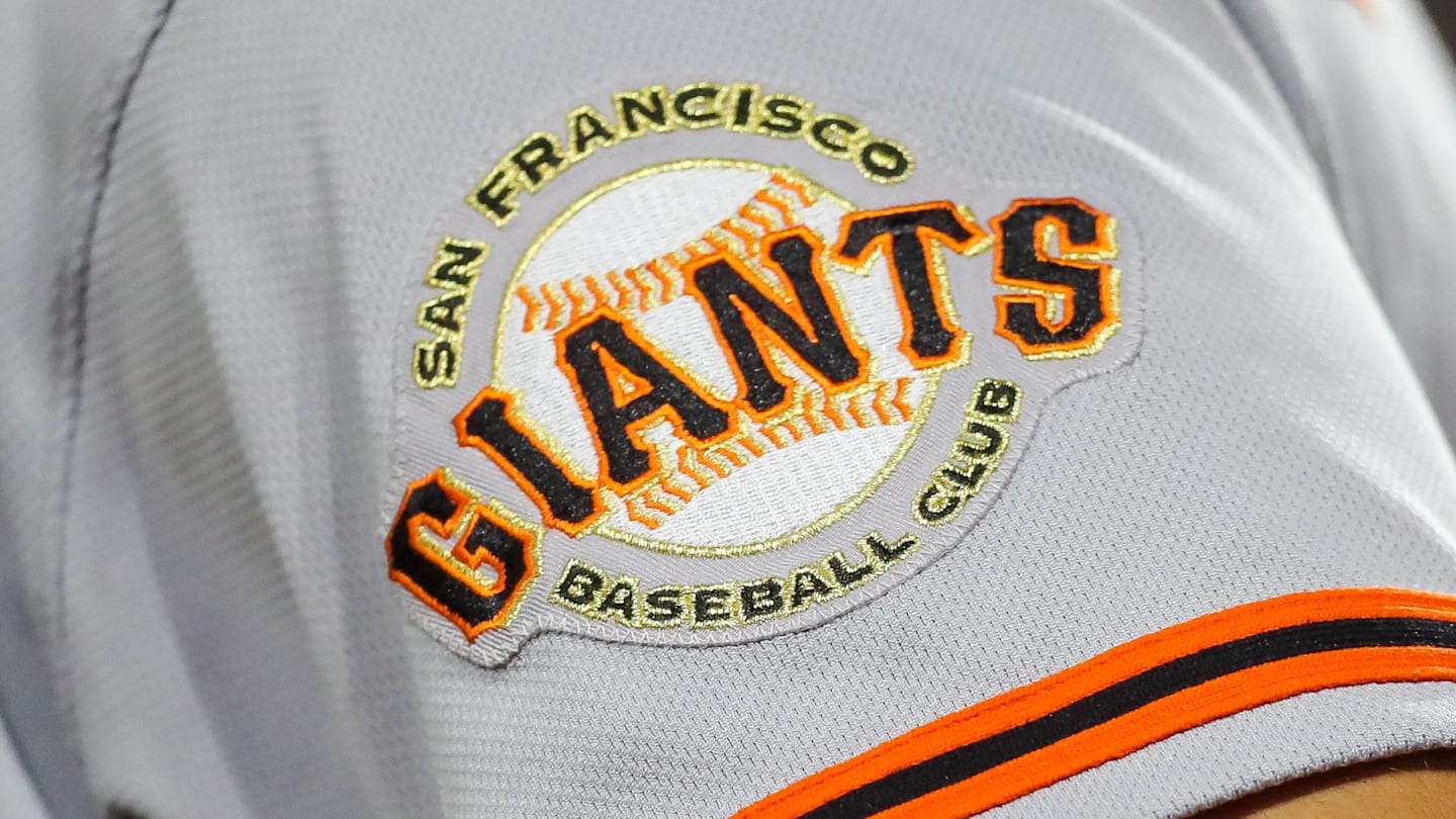 Former MLB Sluggers Chavis, Davis Sign With Japanese Baseball Teams