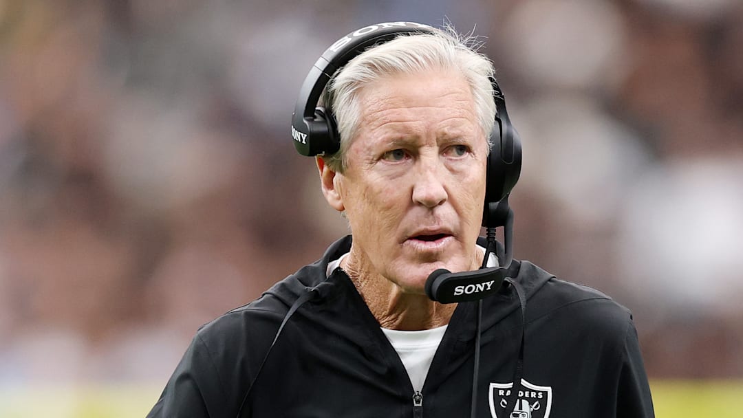 Tennessee Titans v Las Vegas Raiders