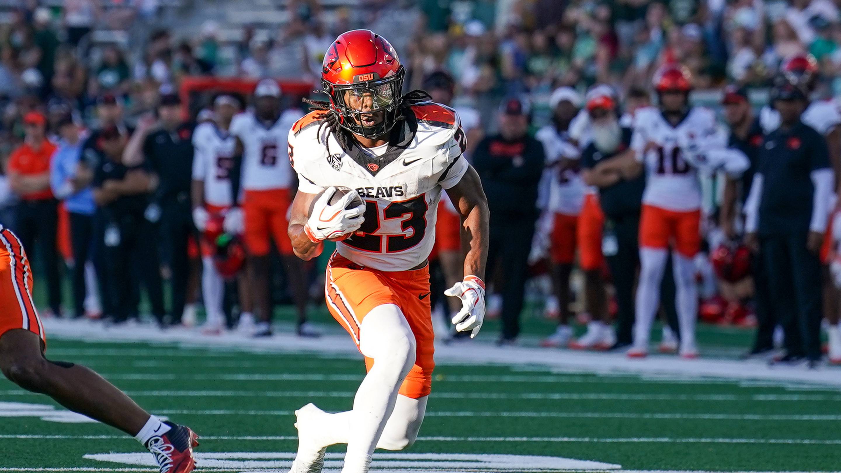 Oregon State's AJ Newberry Gets Honorable Mention For National Award After Huge Performance Versus Cougs