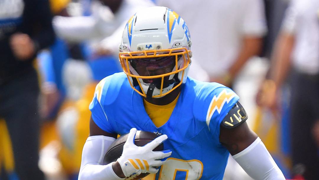 Sep 20, 2026; Inglewood, California, USA; Las Vegas Raiders running back Ashton Jeanty (2) tackles Los Angeles Chargers cornerback Cam Hart (20) after an interception during the first half at SoFi Stadium. Mandatory Credit: Gary A. Vasquez-Imagn Images Sep 20, 2026; Inglewood, California, USA; Las Vegas Raiders running back Ashton Jeanty (2) tackles Los Angeles Chargers cornerback Cam Hart (20) after an interception during the first half at SoFi Stadium. Mandatory Credit: Gary A. Vasquez-Imagn Images