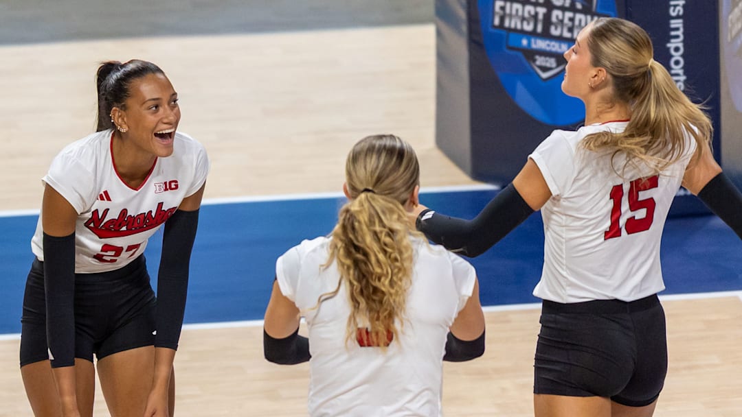 Nebraska outside hitter Harper Murray (far left) had a team-high 14 kills vs. Arizona on Saturday.