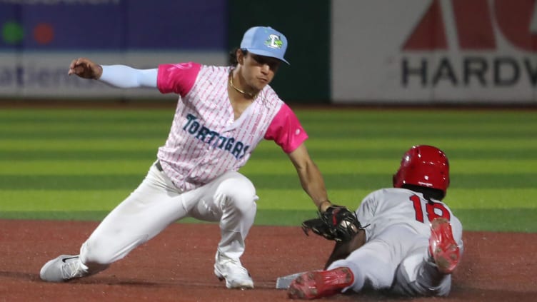 Daytona second baseman Dominic Pitelli (3) tags out