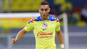El uruguayo Sebastián Cáceres se bajó un día antes del Clásico Nacional por una molestia física y se espera reaparezca ante Gallos.