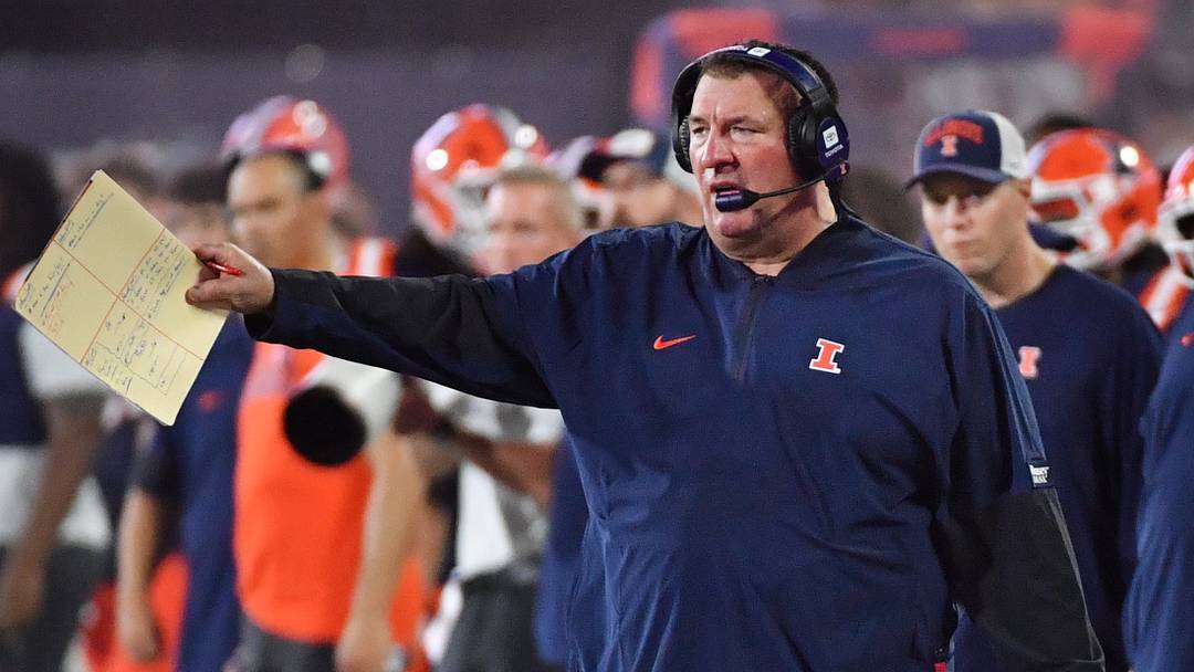 Sep 3, 2026; Champaign, Illinois, USA; Illinois Fighting Illini head coach Bret Bielema during the second half against the UAB Blazers at Gies Memorial Stadium. Mandatory Credit: Ron Johnson-Imagn Images Sep 3, 2026; Champaign, Illinois, USA; Illinois Fighting Illini head coach Bret Bielema during the second half against the UAB Blazers at Gies Memorial Stadium. Mandatory Credit: Ron Johnson-Imagn Images