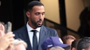Mehdi Benatia cherche un défenseur central.