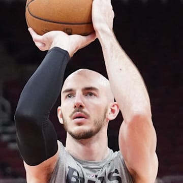 Apr 5, 2024; Chicago, Illinois, USA; Chicago Bulls guard Alex Caruso (6) warms up before the game against the New York Knicks at United Center. Mandatory Credit: David Banks-Imagn Images