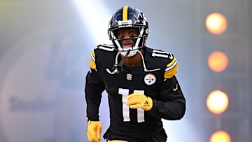 Buffalo Bills v Pittsburgh Steelers