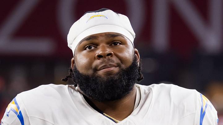 Los Angeles Chargers guard Jamaree Salyer