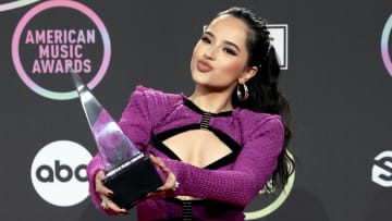Becky G comenzó su carrera oficialmente en 2012