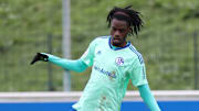 Emmanuel Gyamfi hat bei S04 verlängert