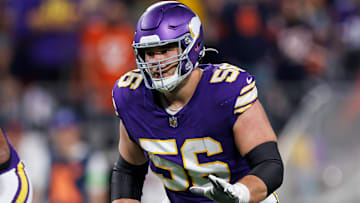 Free-Agent center Garrett Bradbury