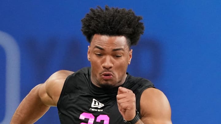 Oregon Ducks tight end Kenyon Sadiq