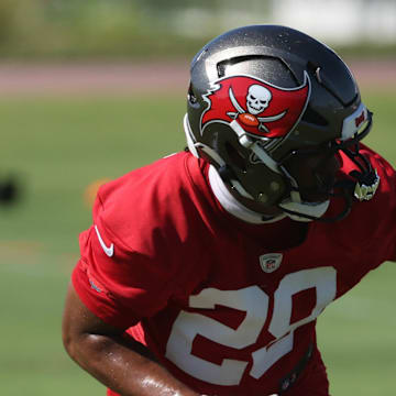 Tampa Bay Buccaneers safety Shilo Sanders works out at One Buc Place.