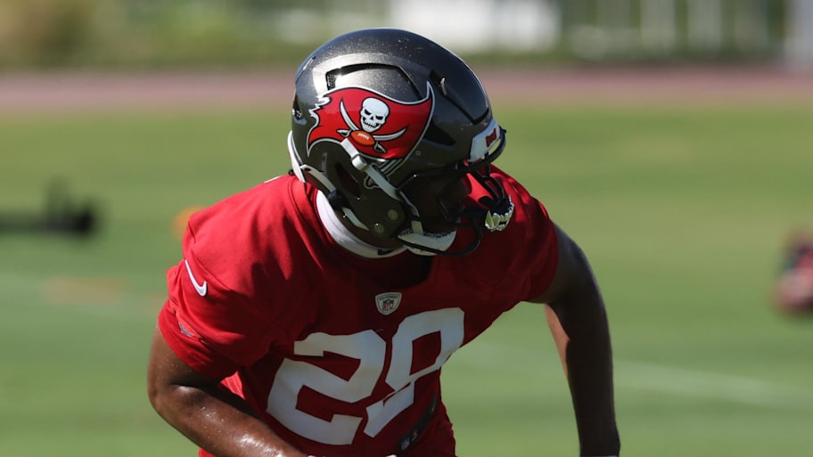 Tampa Bay Buccaneers safety Shilo Sanders works out at One Buc Place. | Kim Klement Neitzel-Imagn Images