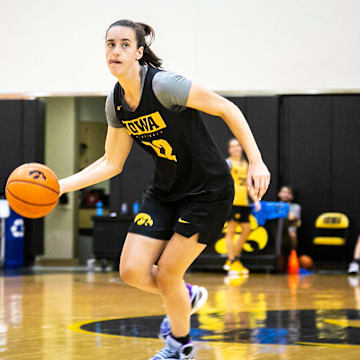 Clark exploded for 22 points in two minutes during the scrimmage