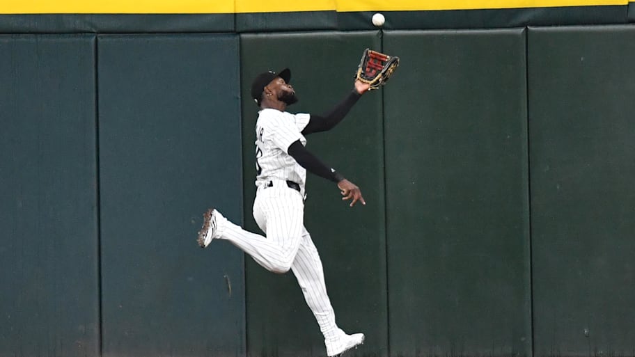 Chicago White Sox center fielder Luis Robert Jr. could on the move at the 2025 MLB trade deadline. | Patrick Gorski-Imagn Images