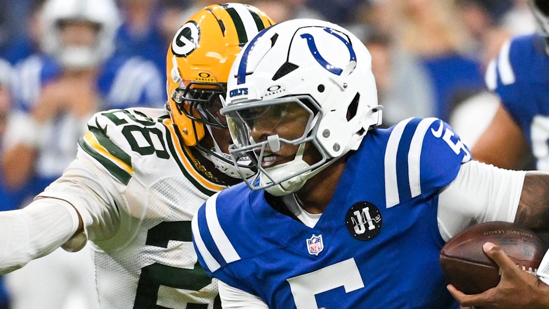 Indianapolis Colts quarterback Anthony Richardson Sr. (5) runs the ball against the Green Bay Packers in the preseason.
