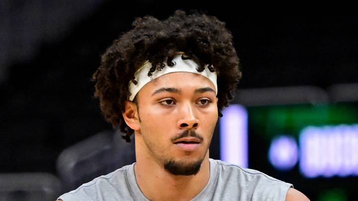 Milwaukee Bucks center Jericho Sims (00) warms up before the game against the Chicago Bulls at Fiserv Forum on October 14, 2026.