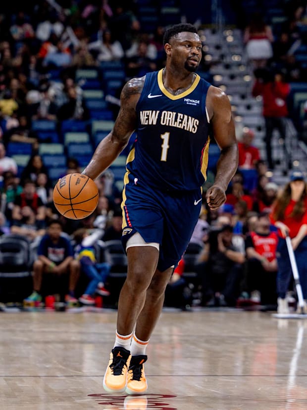 New Orleans Pélicans attacking Zion Williamson