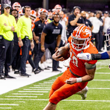 Hunter Watson runs the ball during Sam Houston's 31–26 win over Georgia Southern in the New Orleans Bowl on Dec. 19, 2024.