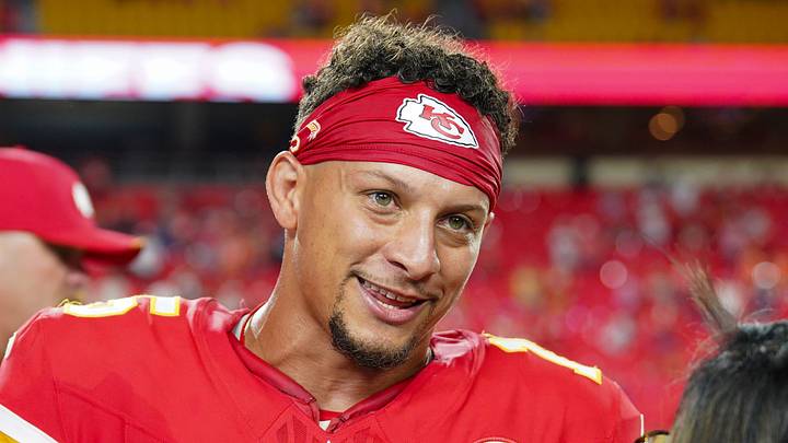 Kansas City Chiefs quarterback Patrick Mahomes (15)