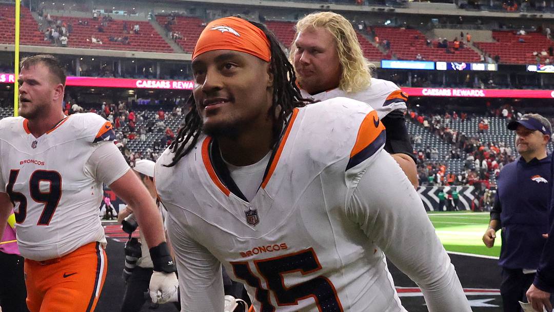 Denver Broncos linebacker Nik Bonitto 