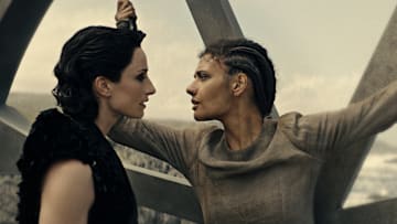 Natasha O'Keeffe (Lanfear) and Madeleine Madden (Egwene) in The Wheel of Time season 3.