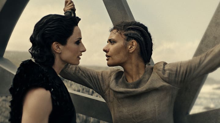 Natasha O'Keeffe (Lanfear) and Madeleine Madden (Egwene) in The Wheel of Time season 3.