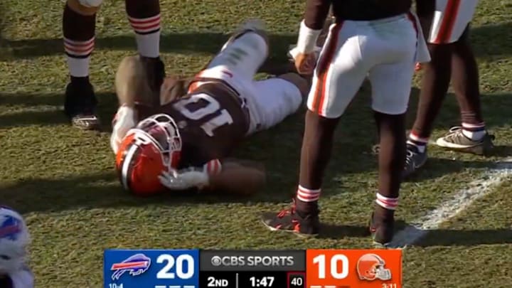 Browns rookie Quinshon Judkins suffered a leg injury against the Bills on Sunday. 