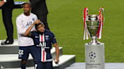 Kylian Mbappé decepcionado tras perder la final de la edición 2019-20 de Champions League con el PSG