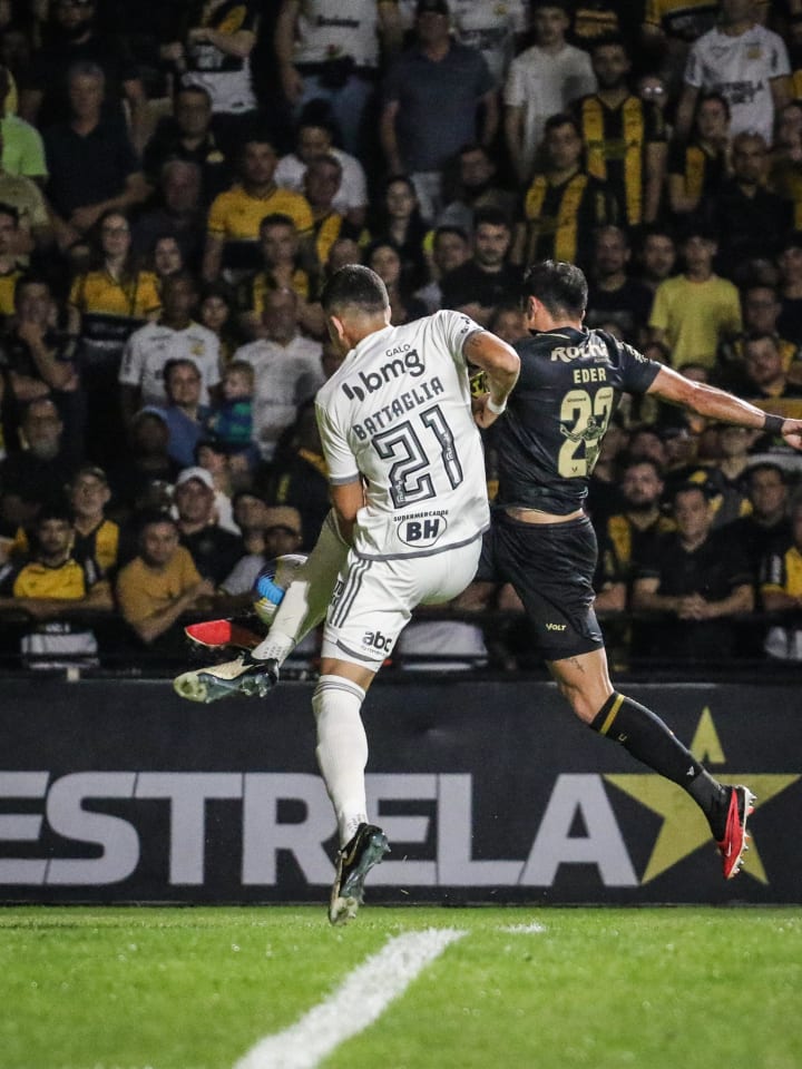 Criciúma vence o Atlético-MG pelo Campeonato Brasileiro