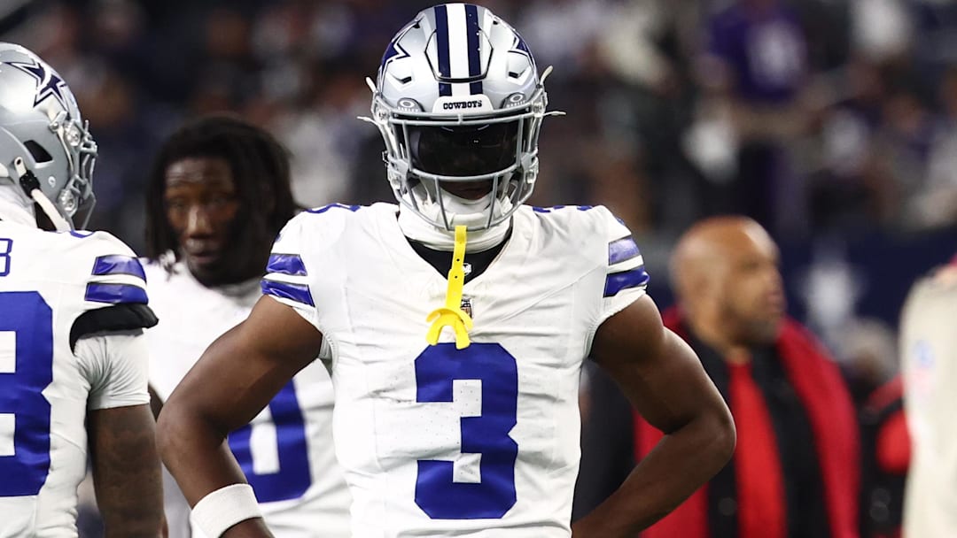 Dallas Cowboys wide receiver George Pickens warms up before a game against the Minnesota Vikings.