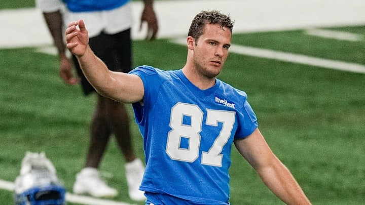 Detroit Lions tight end Sam LaPorta (87) practices during OTA at team's Performance Center in Allen Park Detroit Lions tight end Sam LaPorta (87) practices during OTA at team's Performance Center in Allen Park