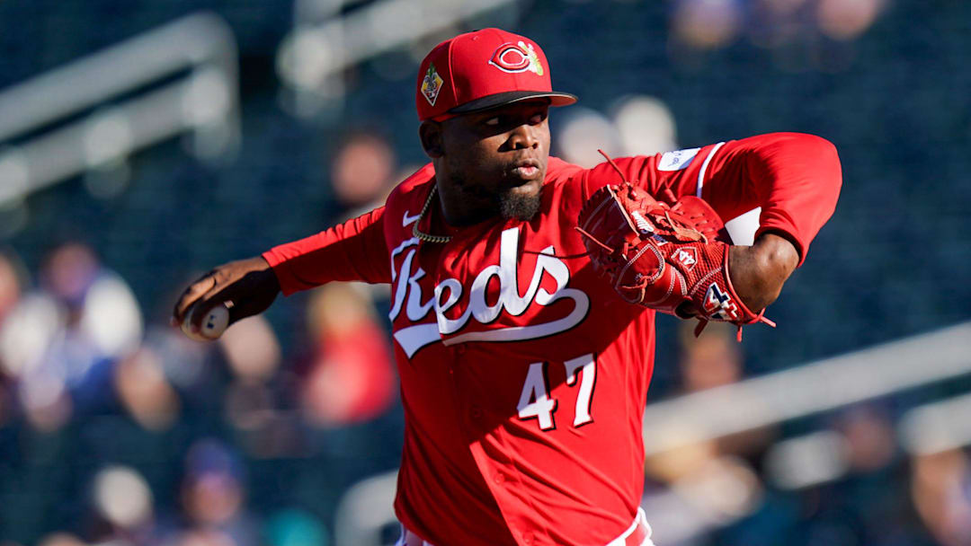 Cincinnati Reds pitcher Luis Mey (47) 