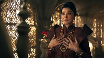 Shohreh Aghdashloo (Elaida do Avriny a’Roihan) in The Wheel of Time season 3 finale. Image: Prime Video.