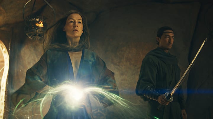 Rosamund Pike (Moiraine Damodred), Daniel Henney (al’Lan Mandragoran) in The Wheel of Time season 3 finale. Image: Prime Video.