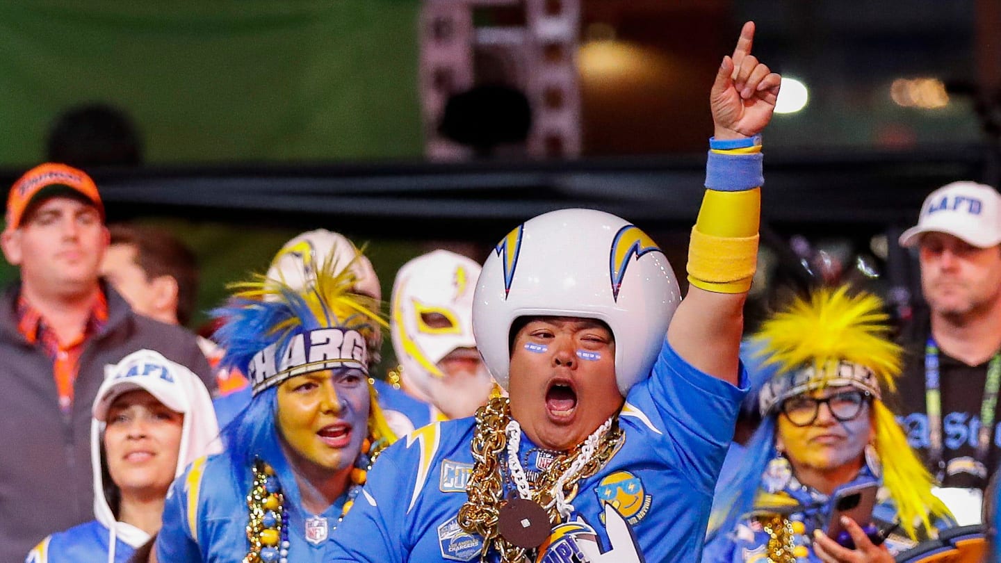 Chargers, Colts Reveal 2025 Schedules Using Minecraft Videos