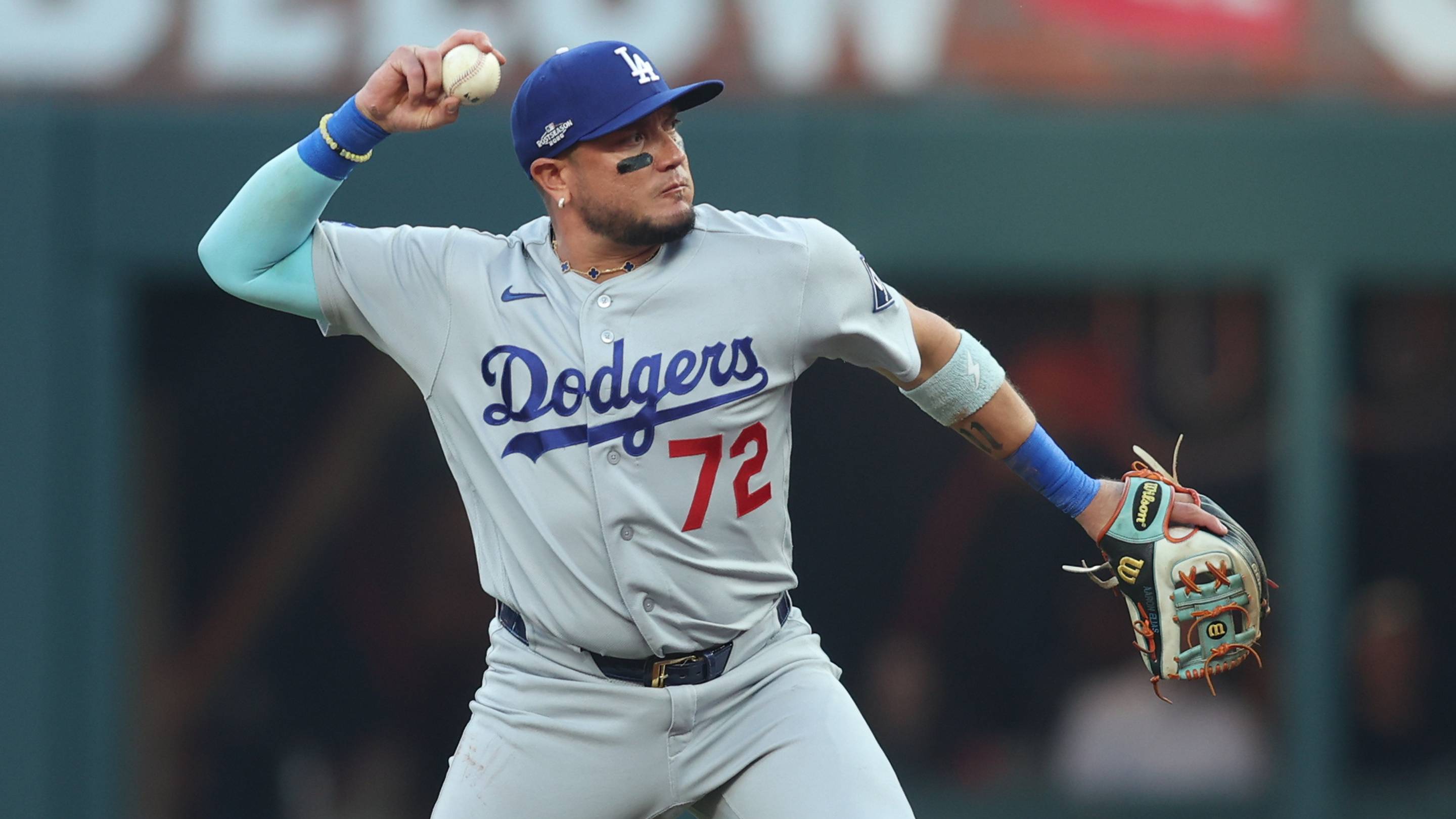Dodgers' Miguel Rojas Exits NLDS Game 3 With Apparent Injury