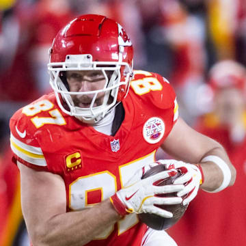 Chiefs TE Travis Kelce scored fewer than 200 fantasy points last season for the first time since 2015. 
