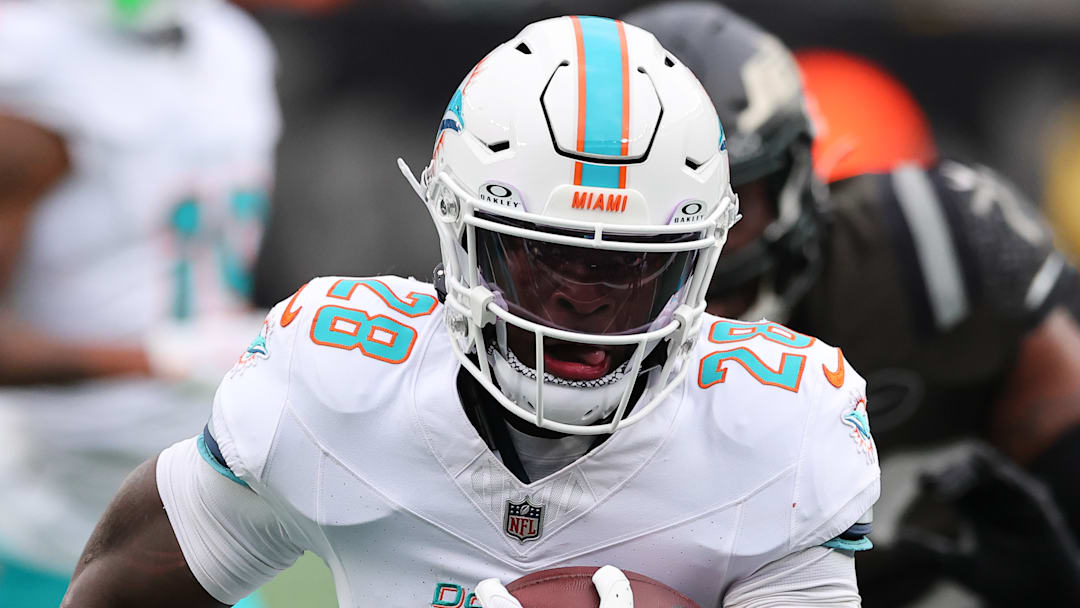 Miami Dolphins running back De'Von Achane