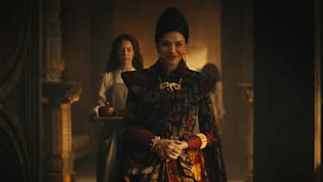 Shohreh Aghdashloo (Elaida do Avriny a’Roihan) in The Wheel of Time season 3. Image: Prime Video.