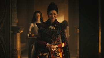 Shohreh Aghdashloo (Elaida do Avriny a’Roihan) in The Wheel of Time season 3. Image: Prime Video.